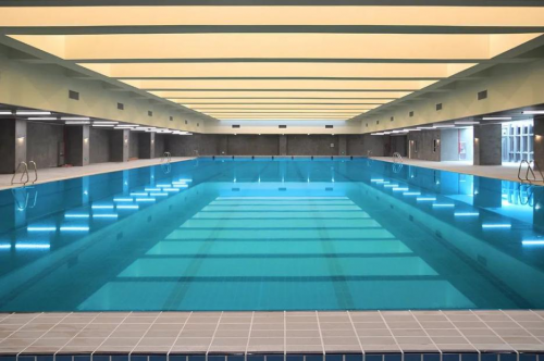 學校室內(nèi)泳池除濕熱泵