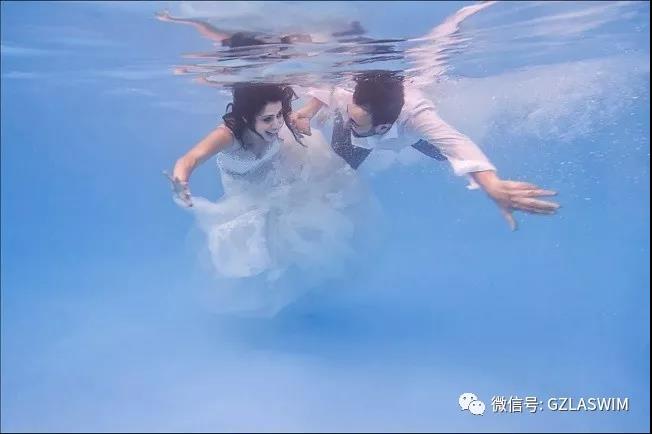 為泳池設(shè)計(jì)時(shí)增加這個(gè)元素，你的泳池不再千篇一律